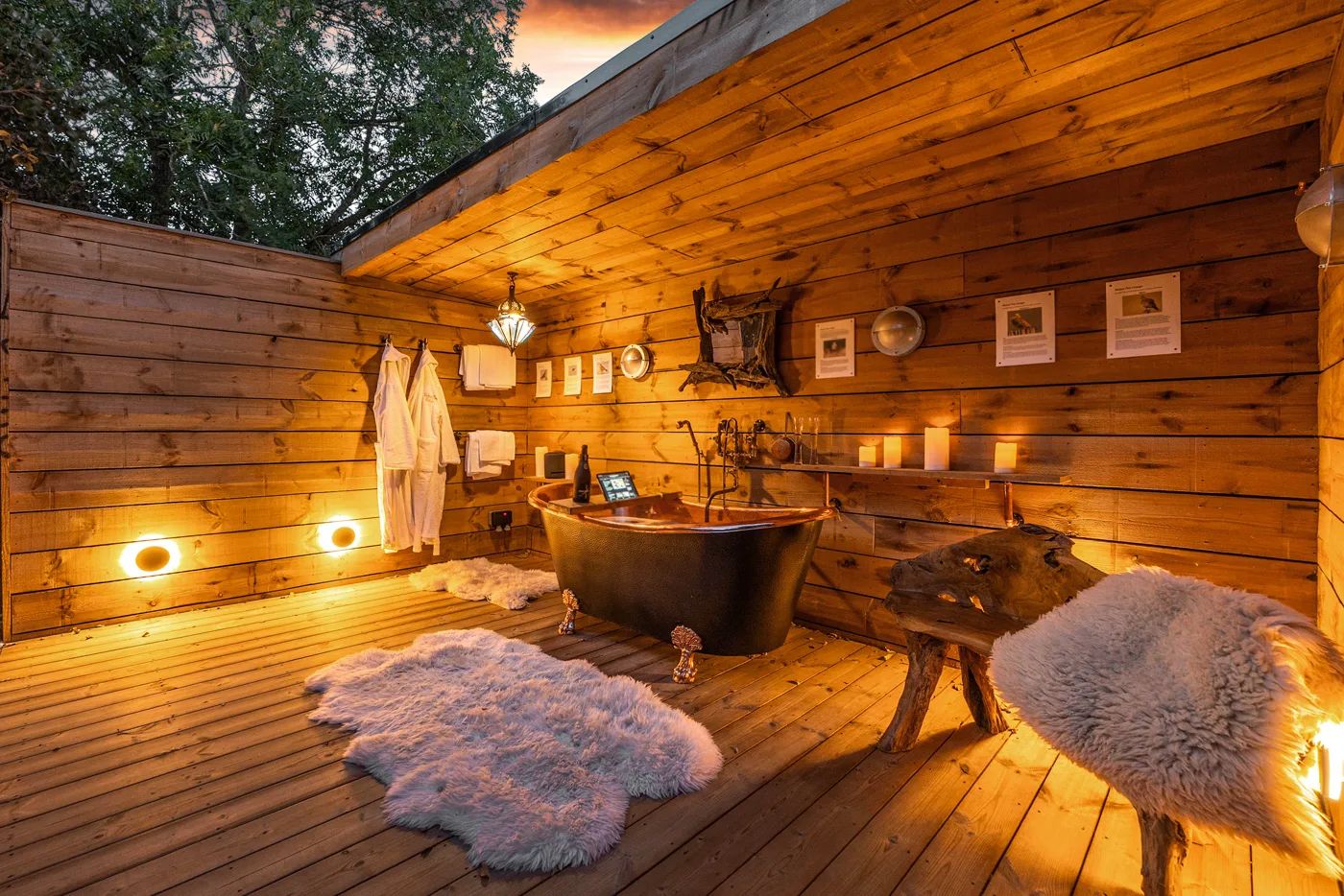 Interior bathroom of Walnut Cottage, a Hostahome-listed home near Cambridge